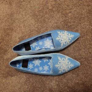 Strange cvlt snow queen flats